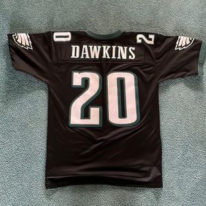 It’s a throwback Eagles jersey a 2004 Brian Dawkins number 20. Size is a large.